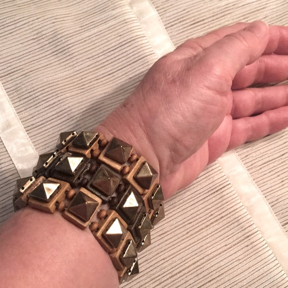 SET/3 Studded Geometric Stretch Bracelets - Picture 2 of 6